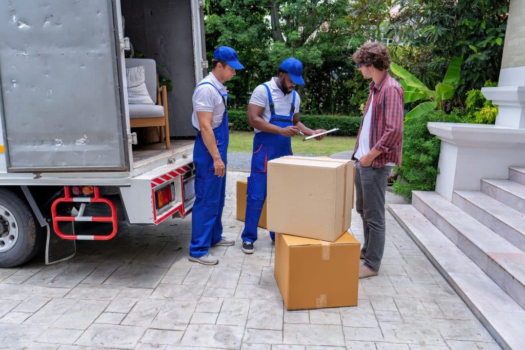 tips for moving with elderly family
