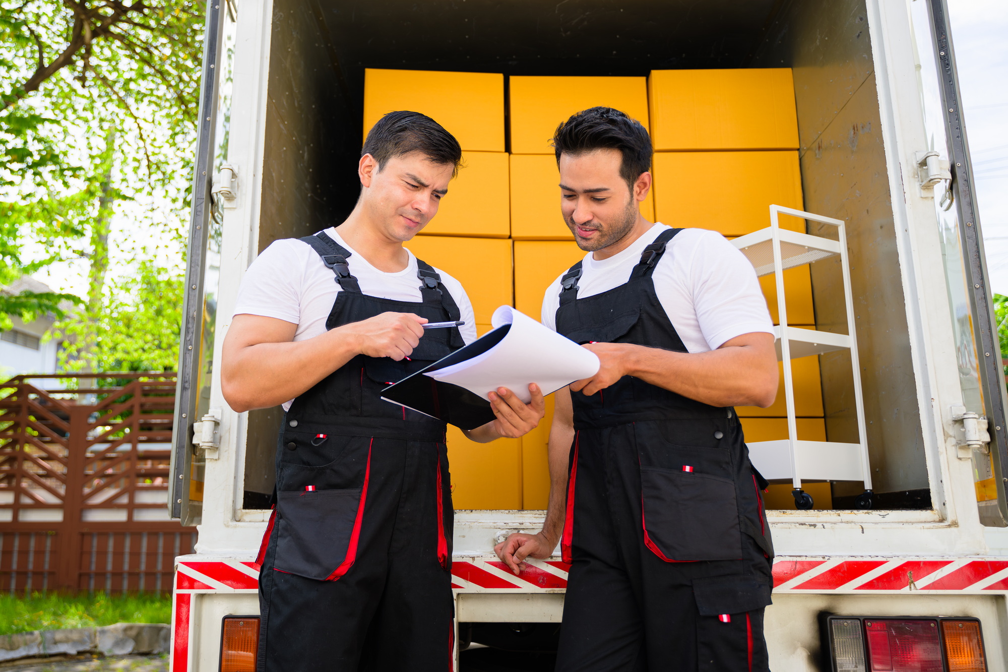 moving company offers storage solutions